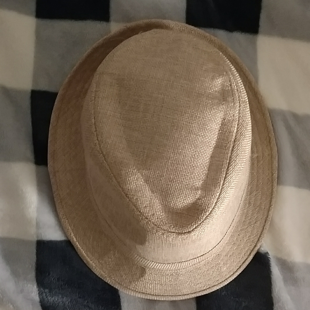 A beige hat